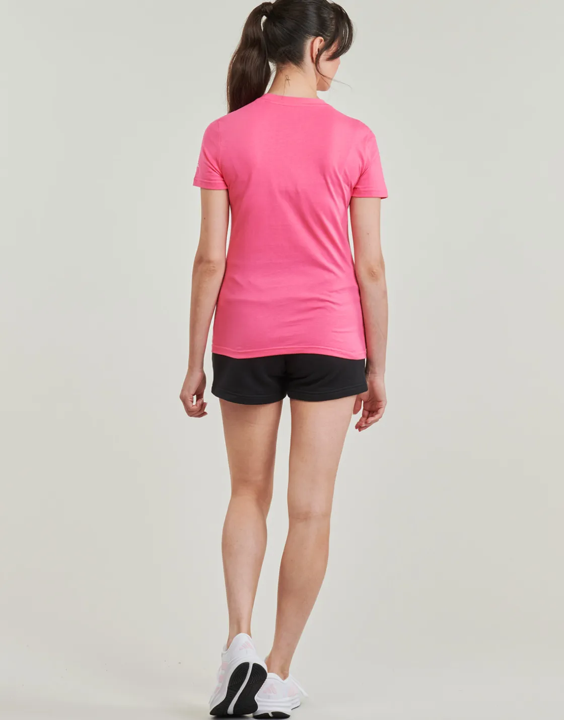 Adidas Sportswear - Essentials Slim Logo T-Shirt< T-shirts & Polos