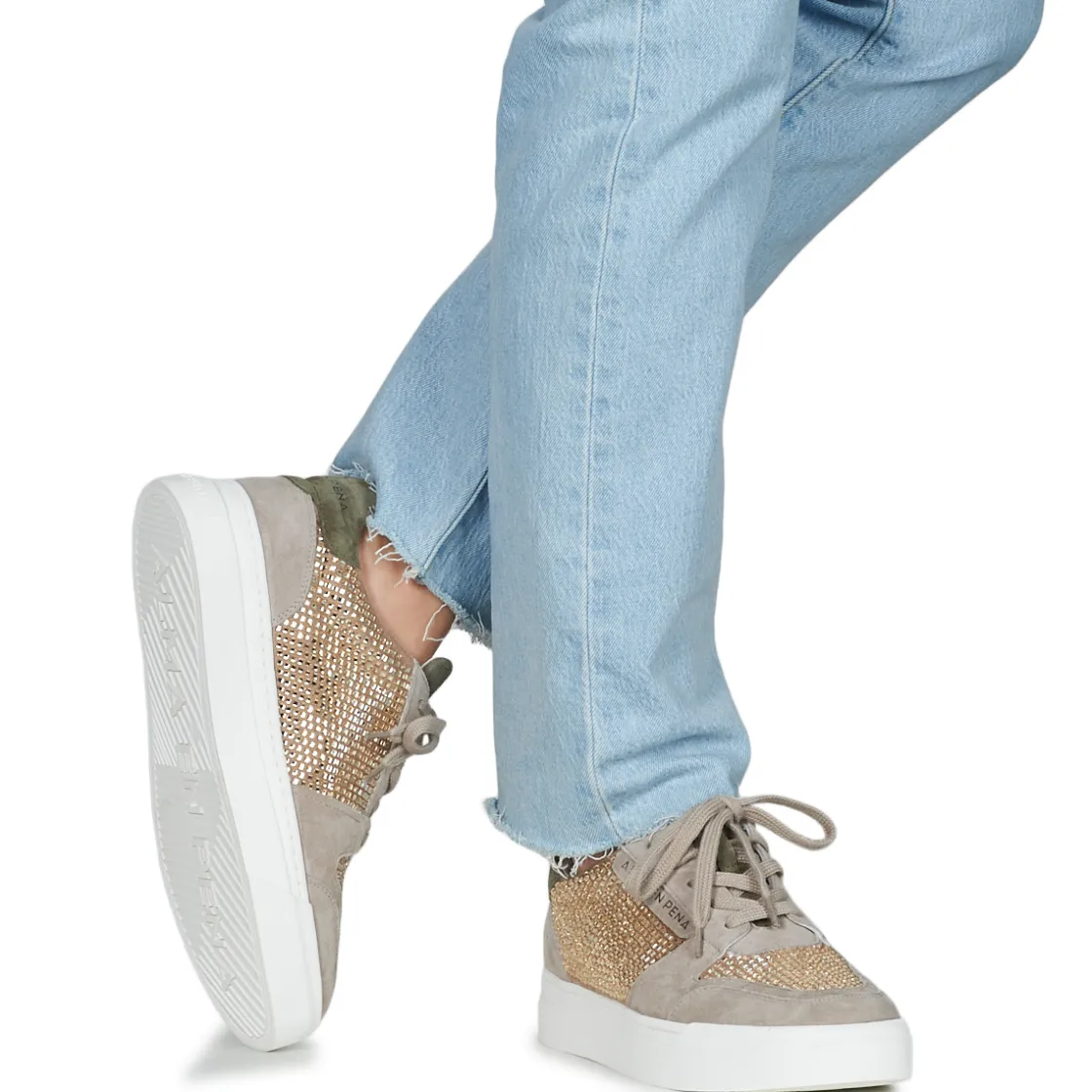 ALMA EN PENA - I241226< Baskets Mode