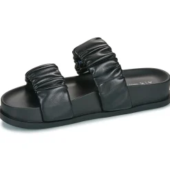 Armani Exchange - XDP062< Mules / Sabots