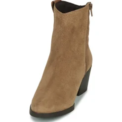 Betty London - BIOUTI Camel Hot