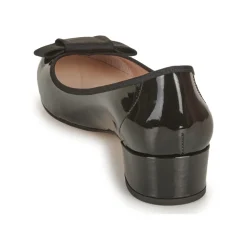 Betty London - Hélène Noir Sale