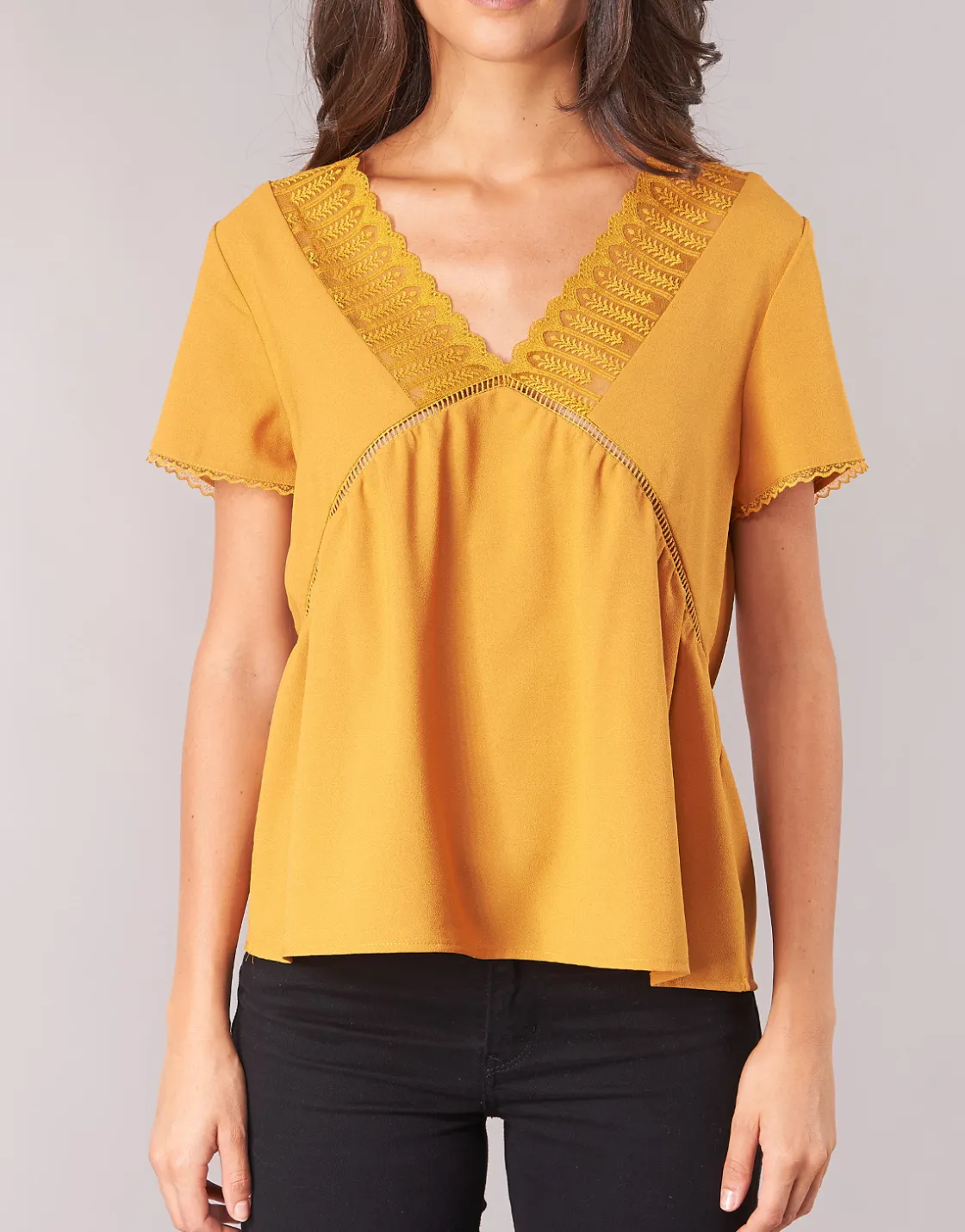 Betty London Tops / Blouses^- JOCKY