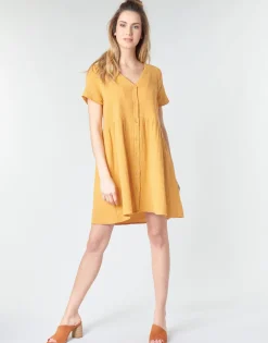 Betty London Robes^- MARDI