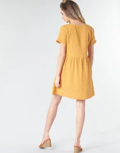 Betty London Robes^- MARDI