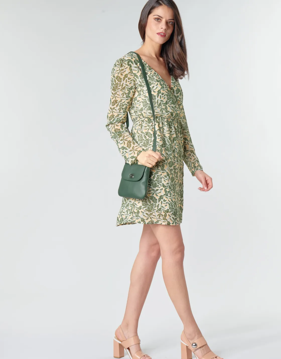 Betty London Robes^- MOSSE