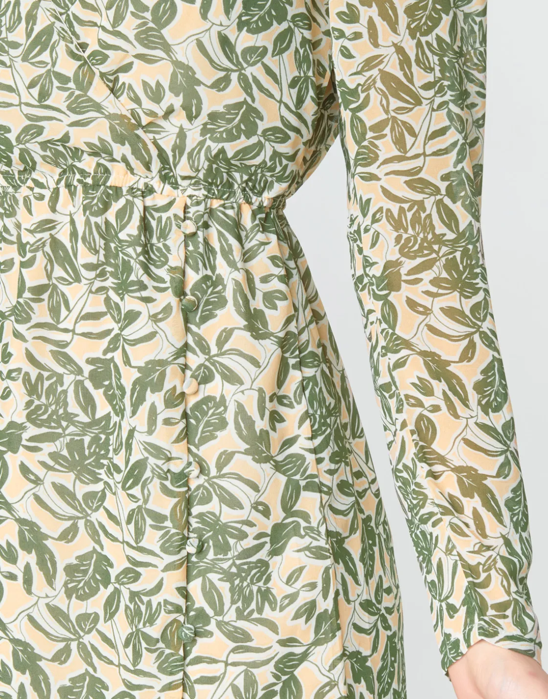 Betty London Robes^- MOSSE