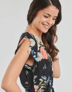 Betty London Robes^- OWAKA