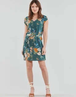 Betty London Robes^- OWAKA