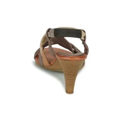 Betty London - POULOI Camel Hot