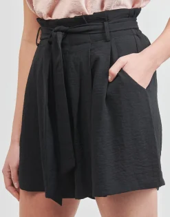 Betty London Shorts & Bermudas^- PRUNY