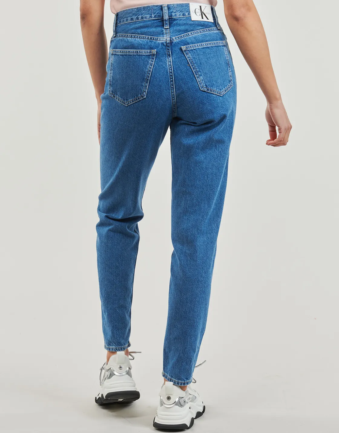 Calvin Klein Jeans - MOM JEAN< Jeans