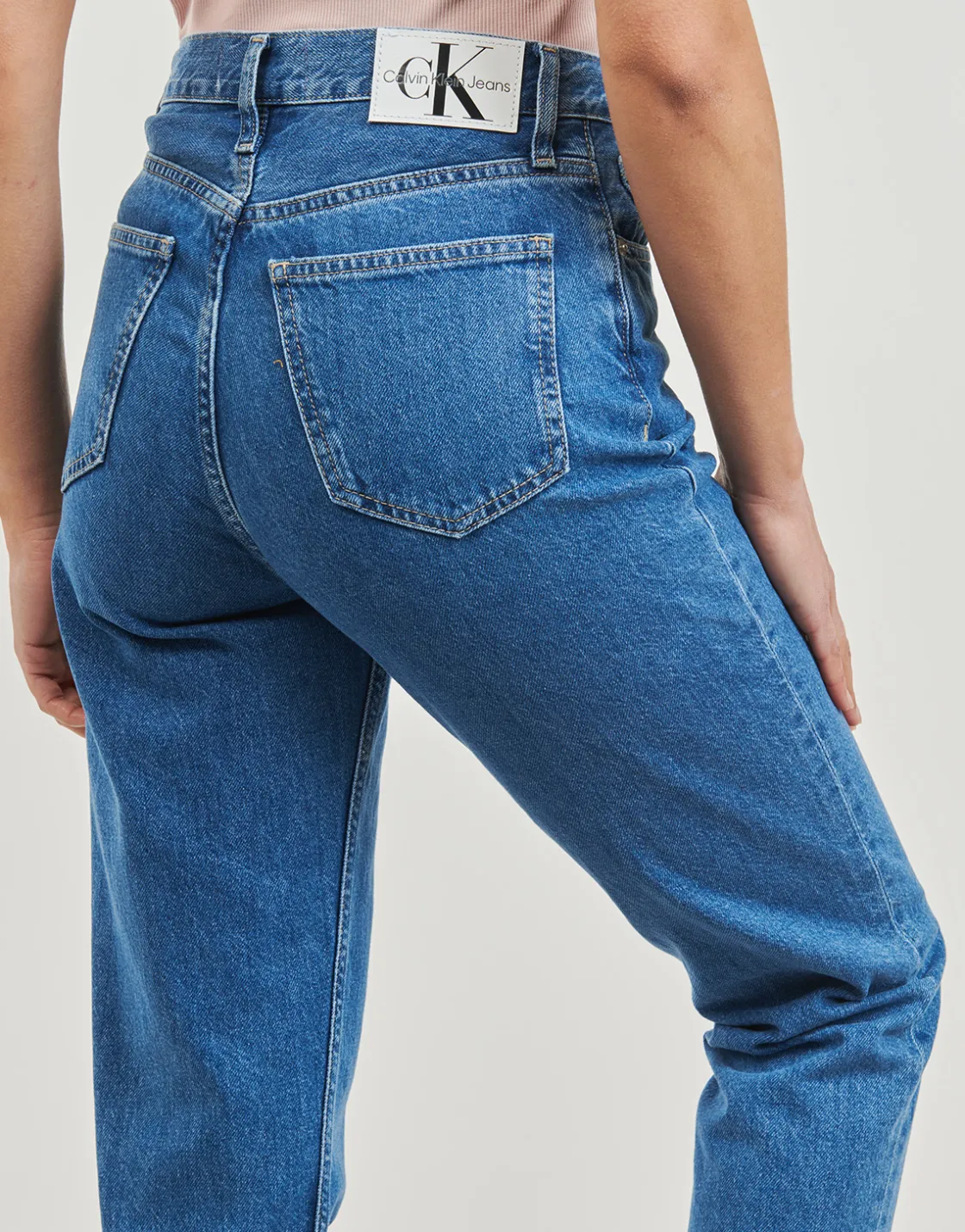 Calvin Klein Jeans - MOM JEAN< Jeans