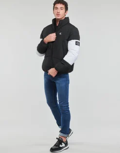 Calvin Klein Jeans Manteaux^- NON-DOWN COLORBLOCK PUFFER