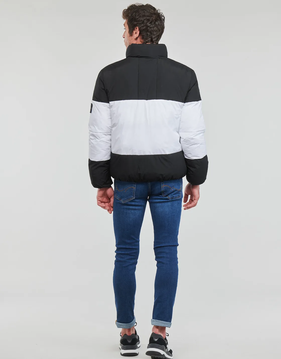 Calvin Klein Jeans Manteaux^- NON-DOWN COLORBLOCK PUFFER