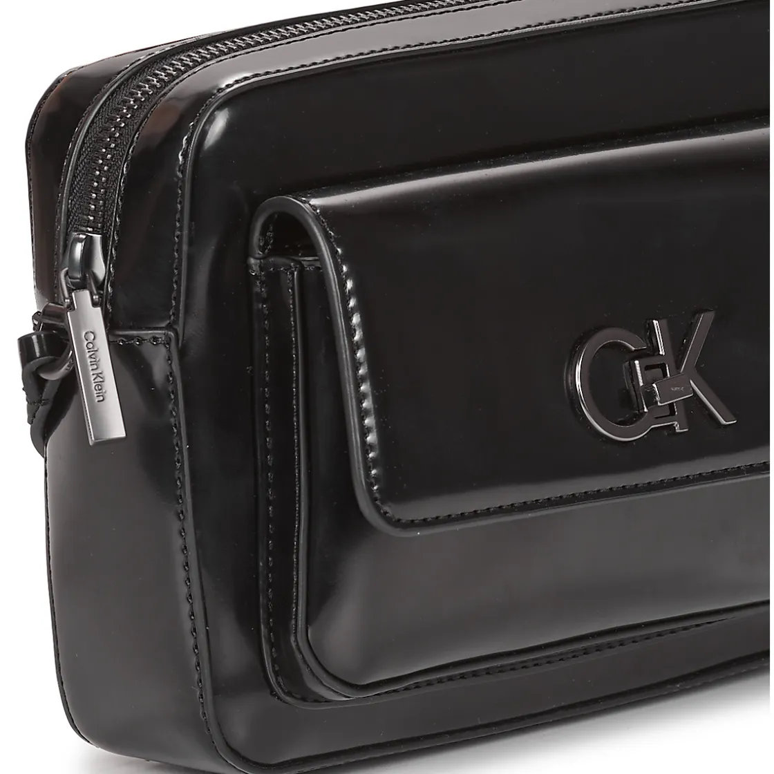 Calvin Klein Jeans - RE-LOCK CAMERA BAG_SHINY< Besaces / Sacs Bandoulière