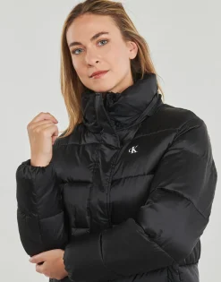 Calvin Klein Jeans Manteaux^- SHINY MONOLOGO ND SHORT PUFFER