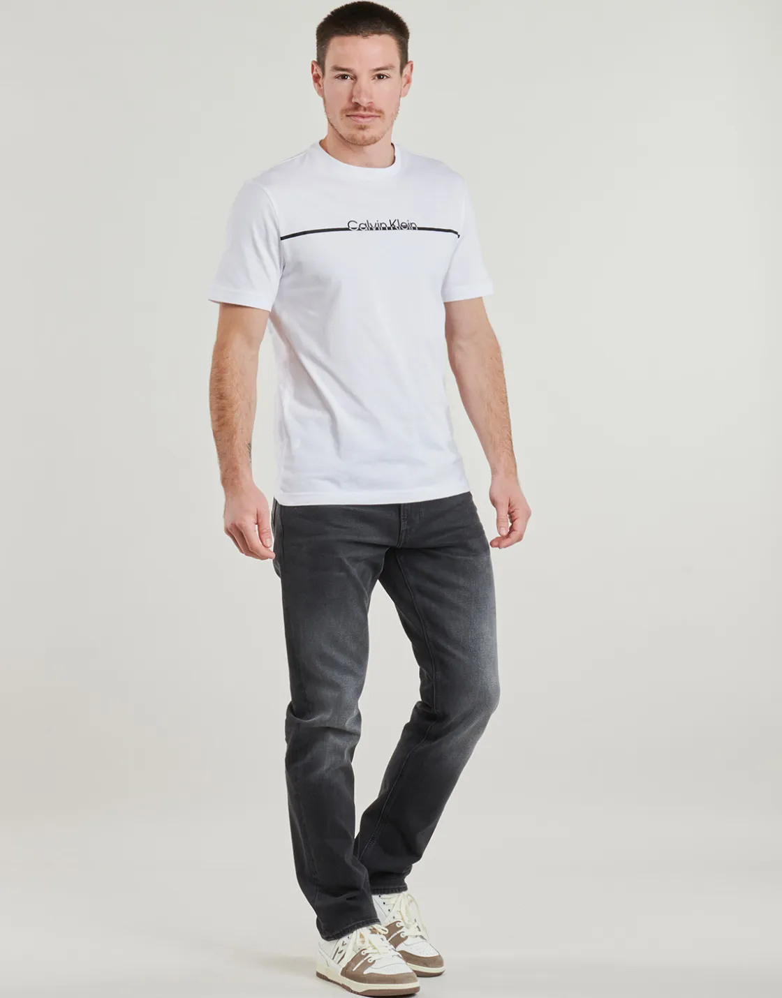 Calvin Klein Jeans - SPLIT LINE LOGO T-SHIRT< T-shirts & Polos