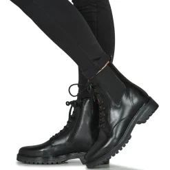 Casual Attitude - GUILA Noir Clearance