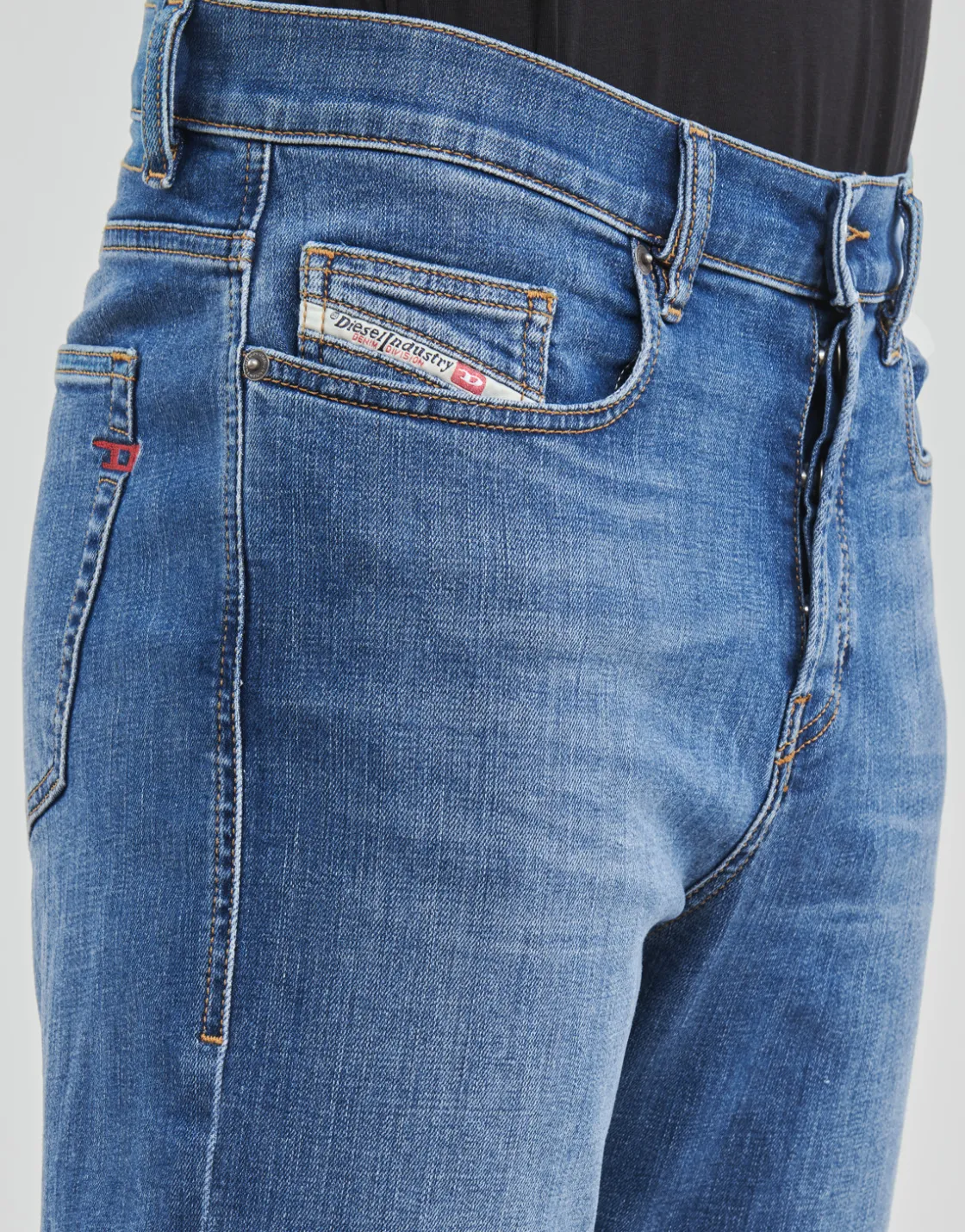 Diesel Jeans^- 2020 D-VIKER