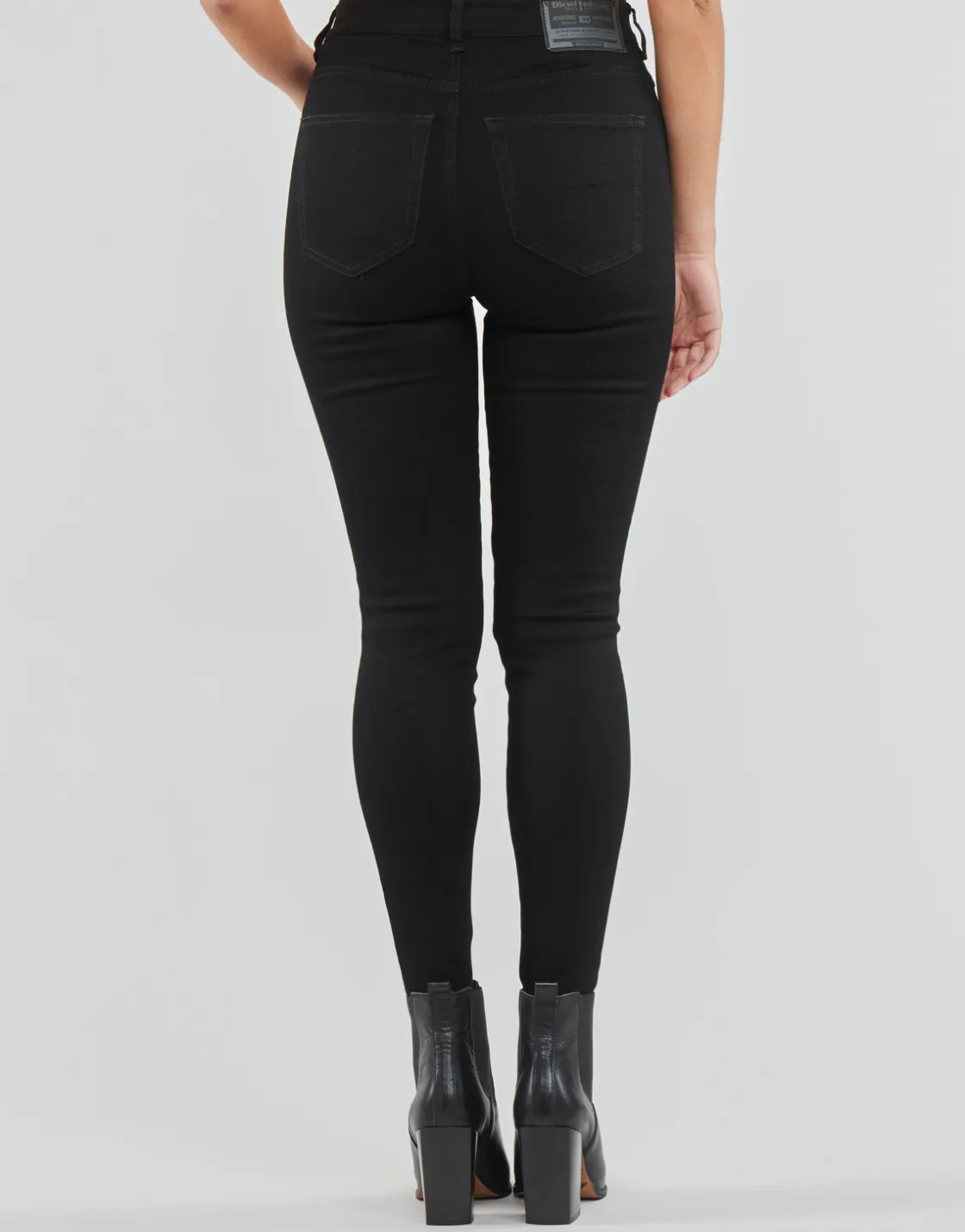 Diesel Jeans^- 1984 SLANDY-HIGH