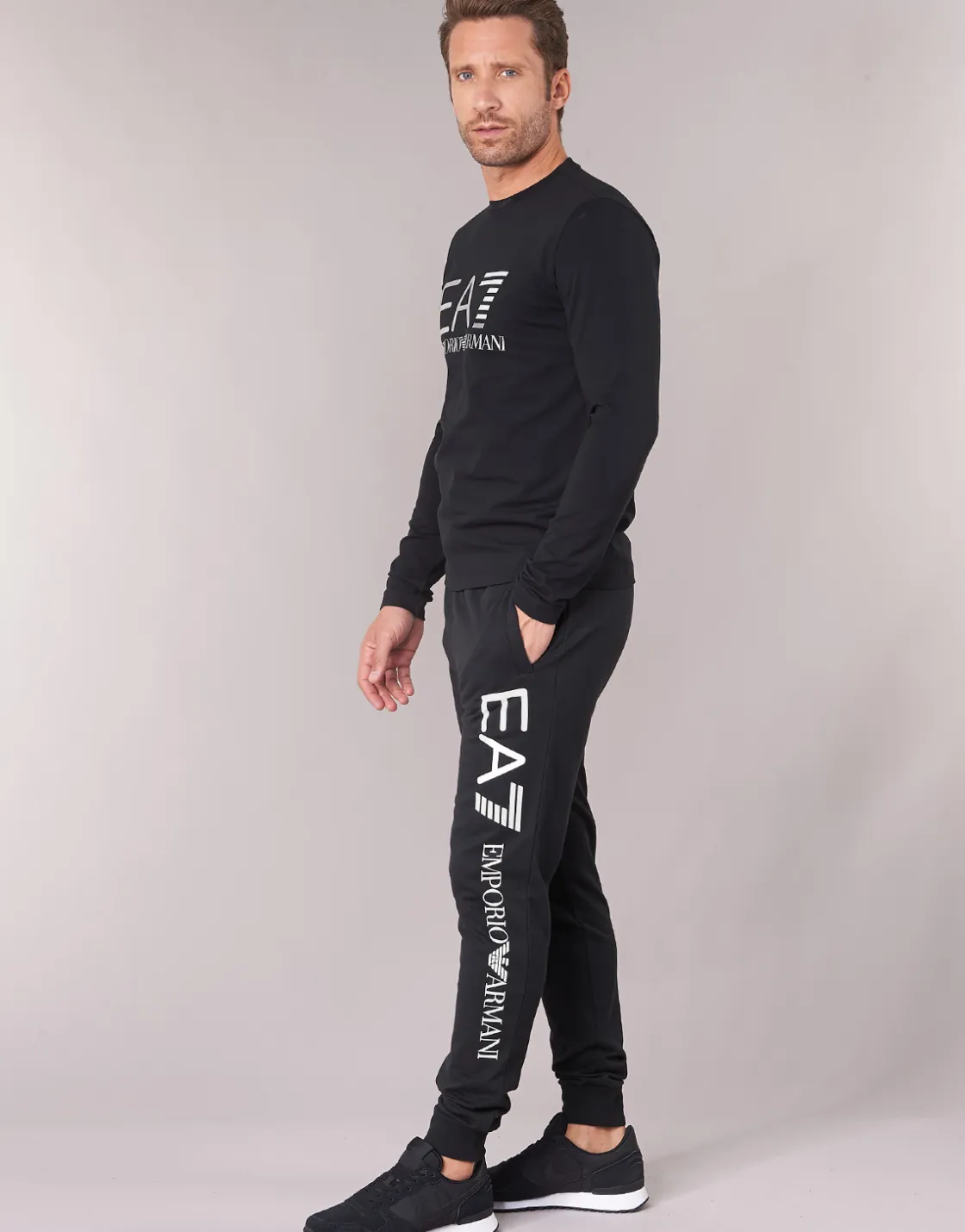 Emporio Armani EA7 Joggings & Survêtements^- TRAIN TRITONAL M PANTS CH BR