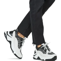 Exé Shoes - EXO Best