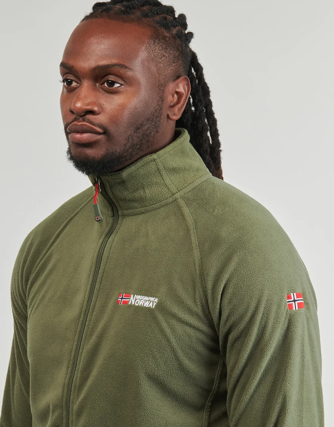Geographical Norway - TUG Kaki Clearance