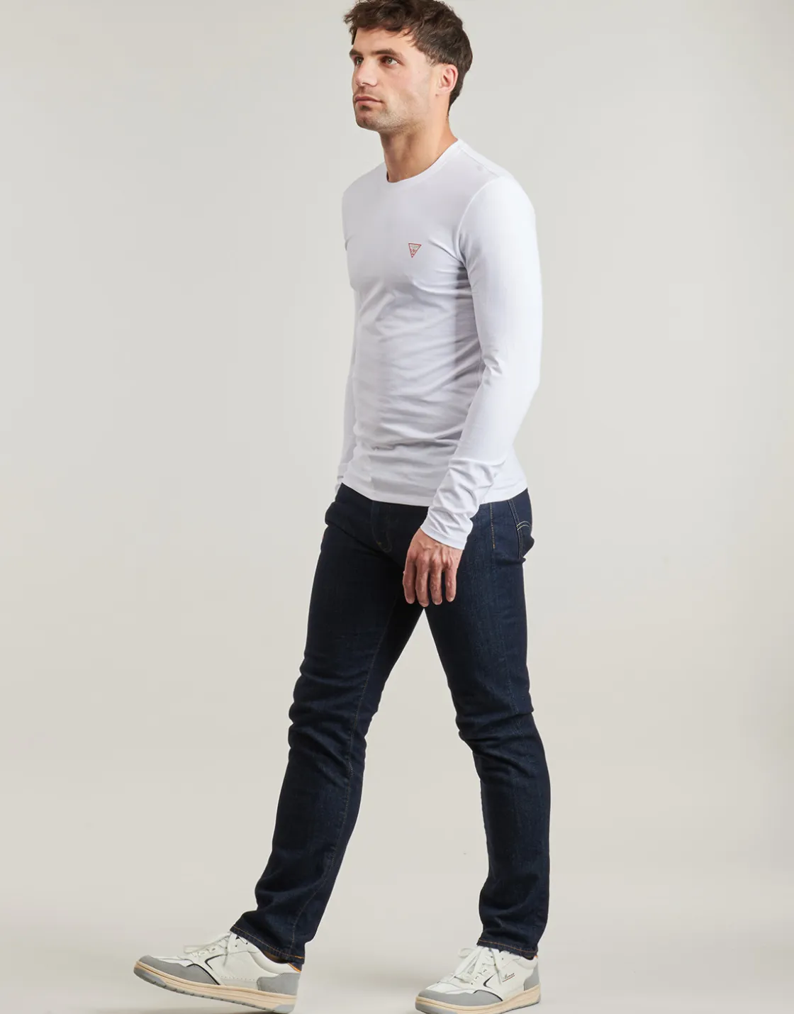 Guess - CN LS CORE TEE< T-shirts & Polos