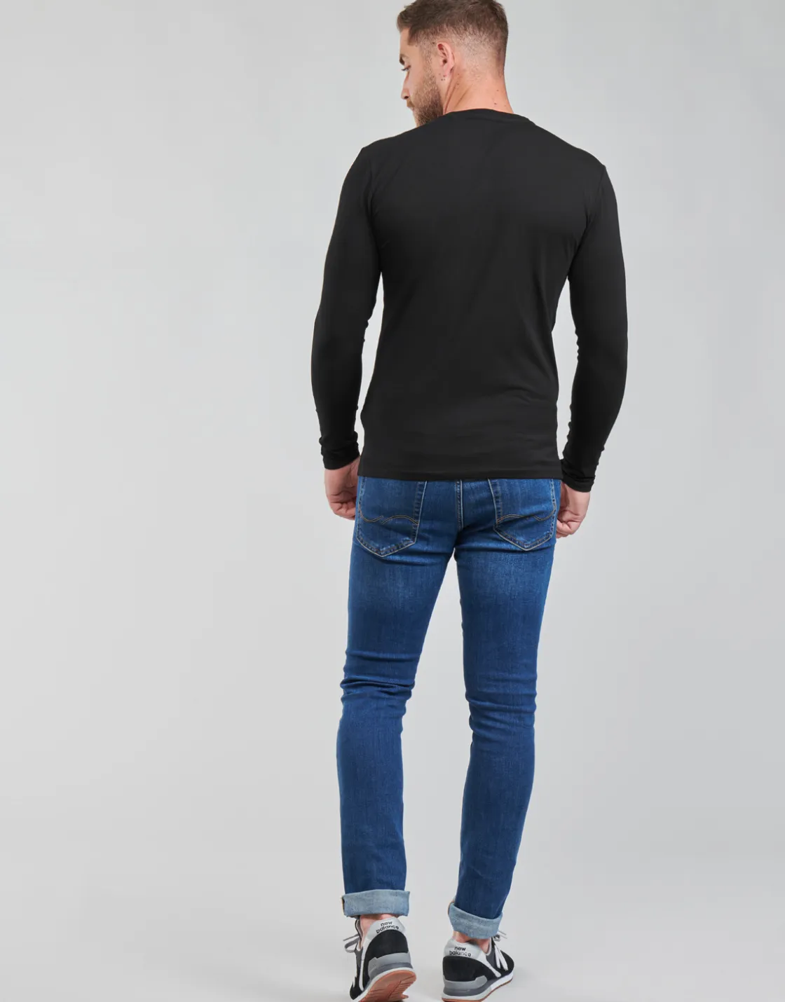 Guess - CN LS CORE TEE< T-shirts & Polos