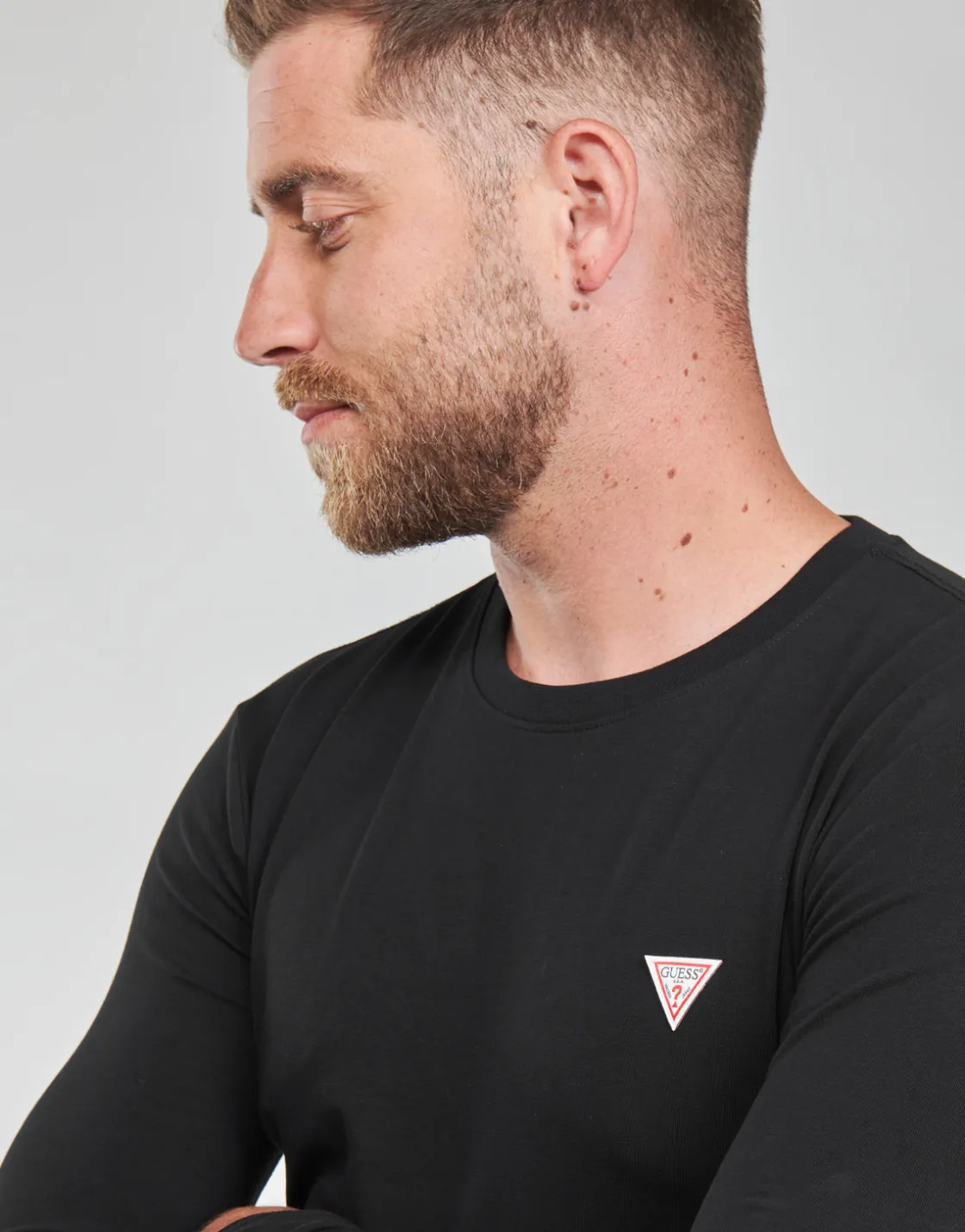Guess - CN LS CORE TEE< T-shirts & Polos