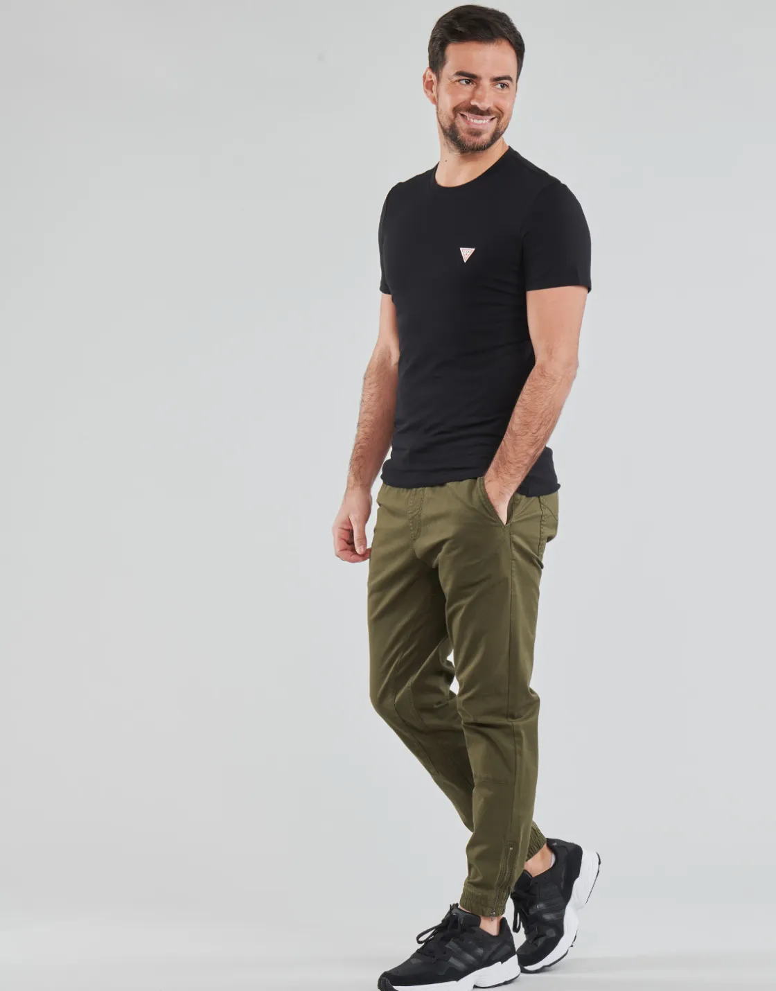 Guess - CN SS CORE TEE< T-shirts & Polos