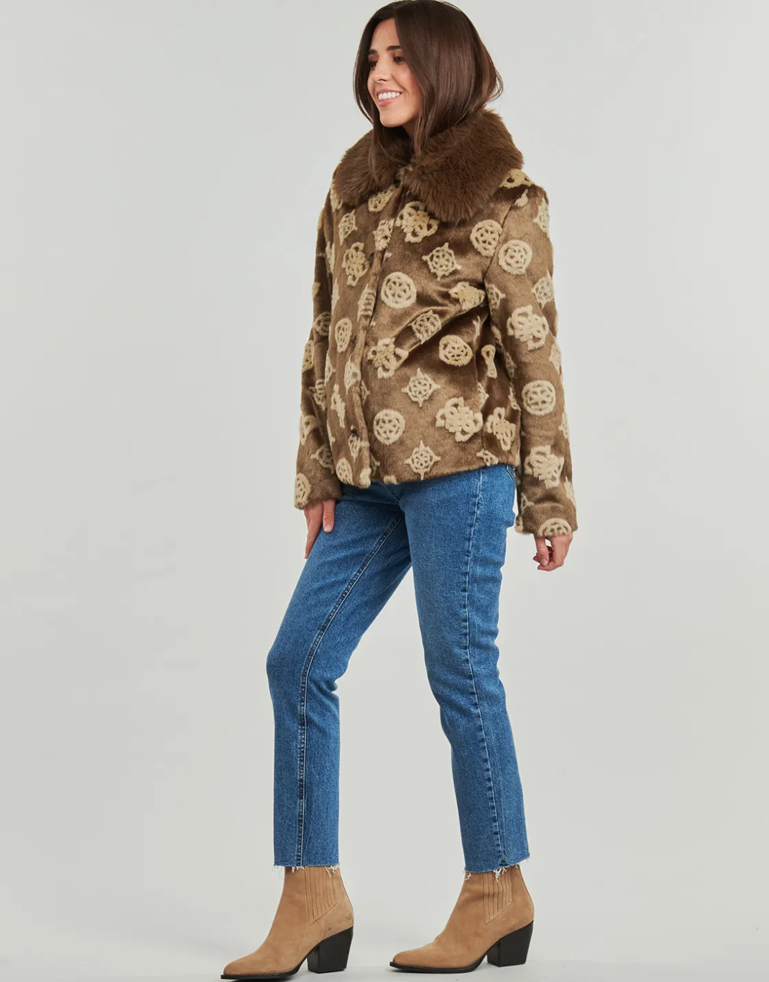 Guess - KARINE FUR LOGO JKT< Manteaux