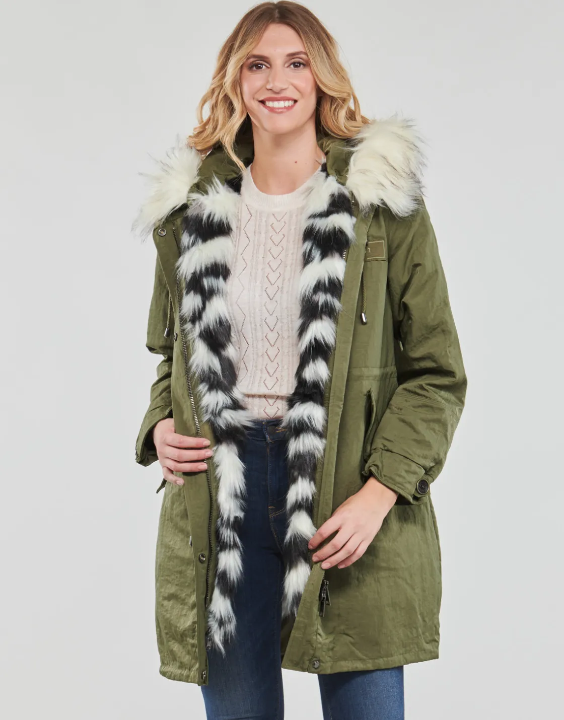 Guess - LENA PARKA< Manteaux