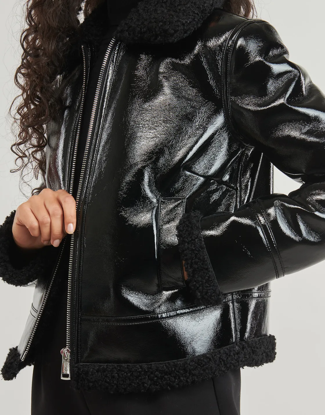 Guess - LS ANDREA FAUX SHEARLING JKT Noir New