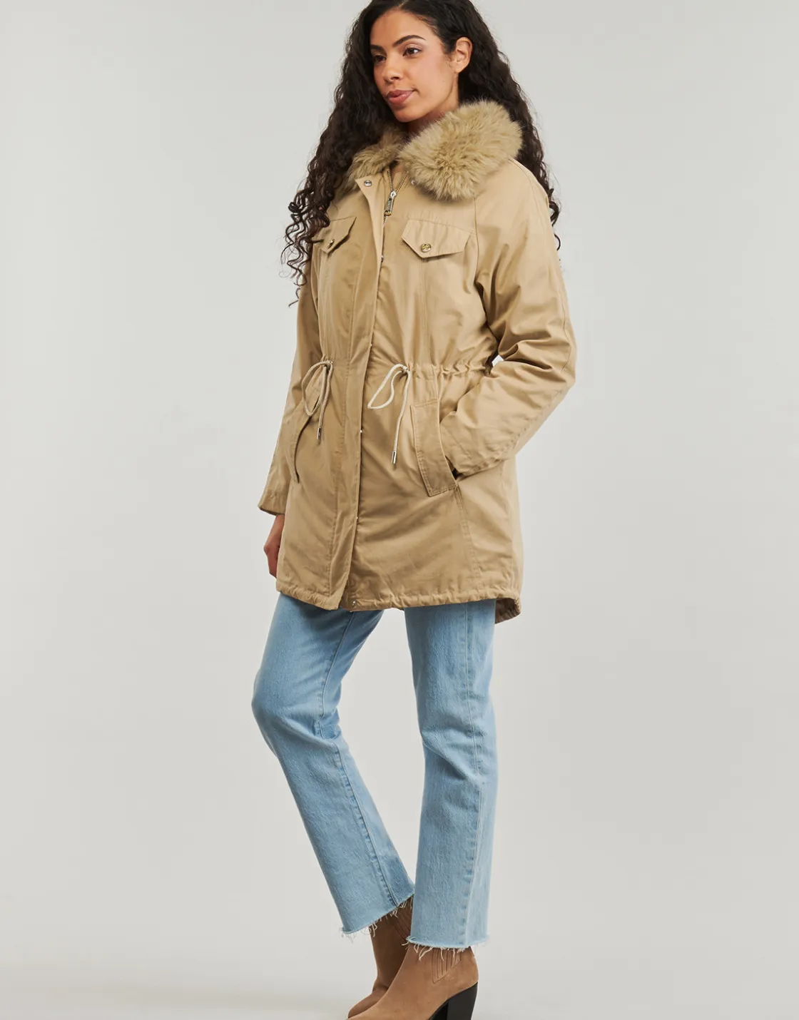 Guess Manteaux^- LUCIE PARKA FAUX FUR