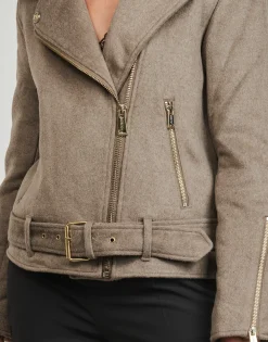 Guess - NANCY FAUX FUR JACKET< Vestes