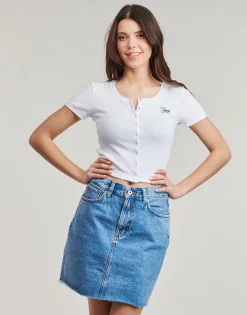 Guess - SL CN SNAP EMBRO SLIM TOP< T-shirts & Polos
