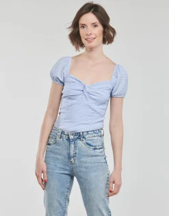 Guess - SS LAZIZE KNOT TOP< Tops / Blouses