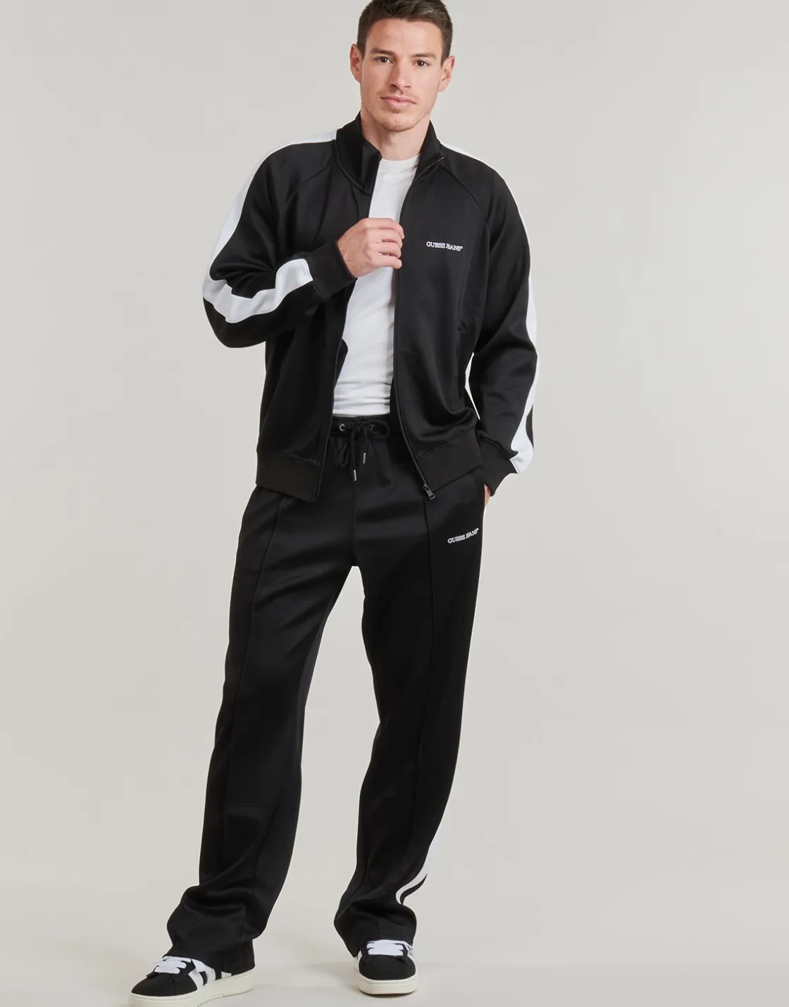 Guess - TRICOT TRACK PANT< Joggings & Survêtements