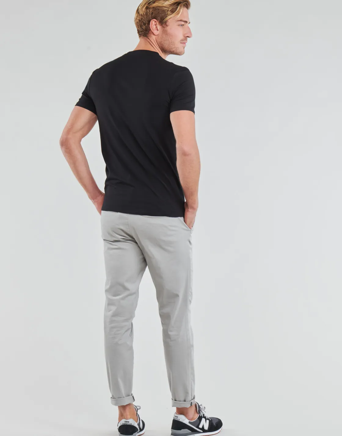 Guess T-shirts & Polos^- VN SS CORE TEE