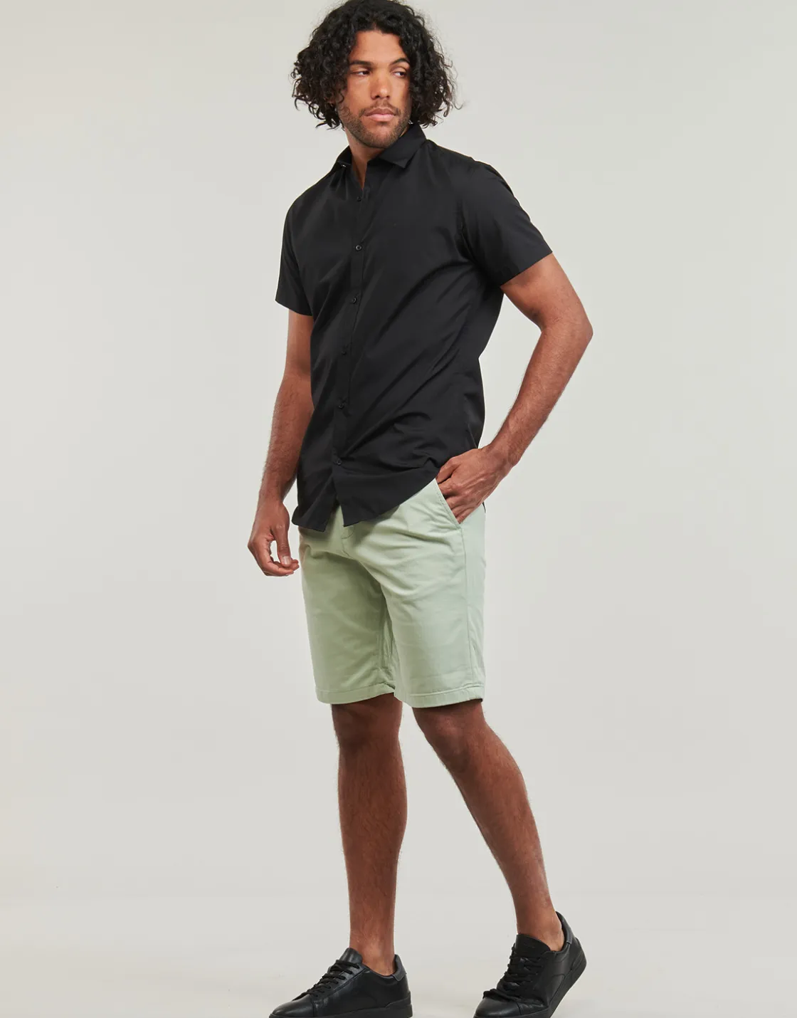 Jack & Jones - JPSTBOWIE JJSHORTS SOLID SN< Shorts & Bermudas
