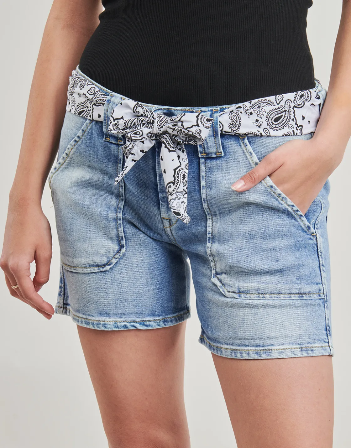 Le Temps des Cerises Shorts & Bermudas^- BLOOM