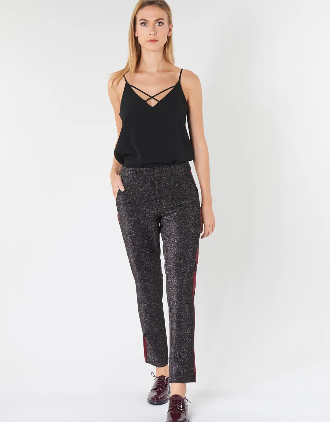 Maison Scotch - TAPERED LUREX PANTS WITH VELVET SIDE PANEL< Pantalons