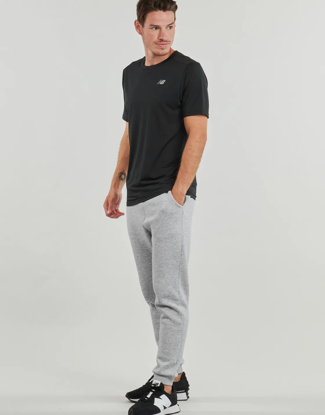 New Balance - CORE RUN SHORT SLEEVES< T-shirts & Polos