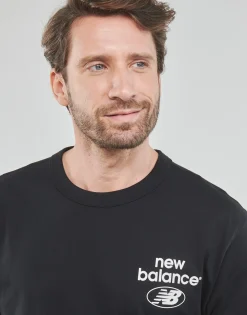 New Balance - ESSENTIALS LOGO T-SHIRT< T-shirts & Polos