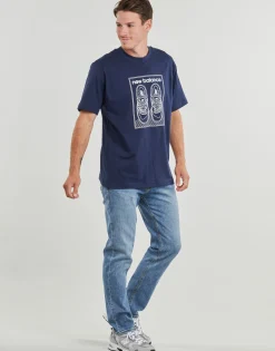New Balance T-shirts & Polos^- GRAPHIC JERSEY TEE