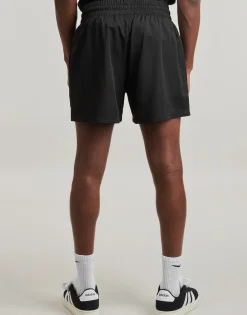 New-Era - LEAGUE ESSENTIALS SHORT Noir Outlet