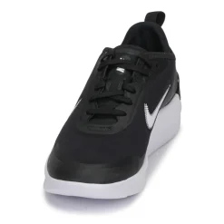 Nike - AMIXA< Baskets Mode