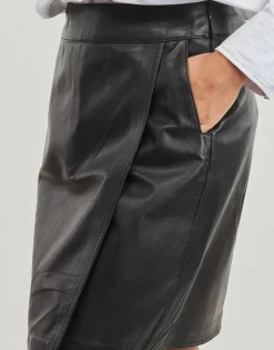 Oakwood - AMELLE Noir Hot