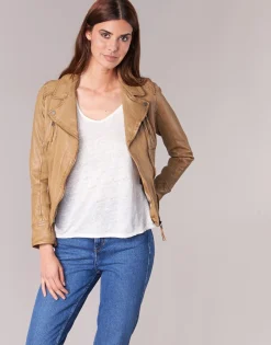 Oakwood Vestes^- CAMERA
